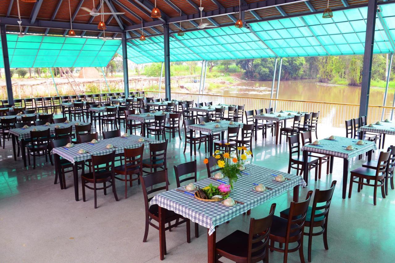 Kdl Lang Noi Tan Lap - Tan Lap Floating Village Moc Hoa Luaran gambar